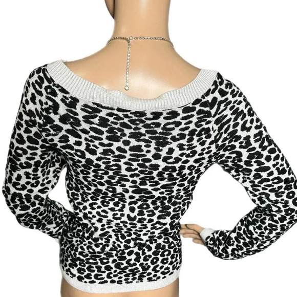 EXPRESS Animal Print Sweater Soft Stretch Long Sleeve Pull Over Women’s Small - Picture 4 of 11